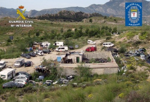 Denuncian la actividad ilegal de gestión de residuos en un taller mecánico en Murcia